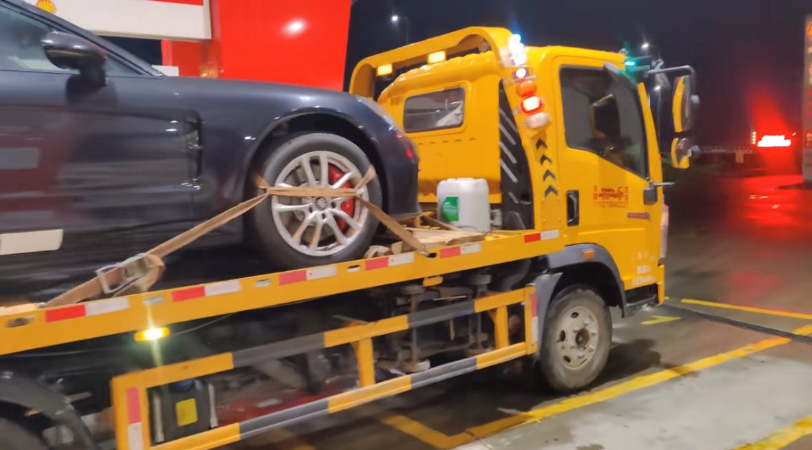信阳行车途中遇到突发状况该如何呼叫道路救援？